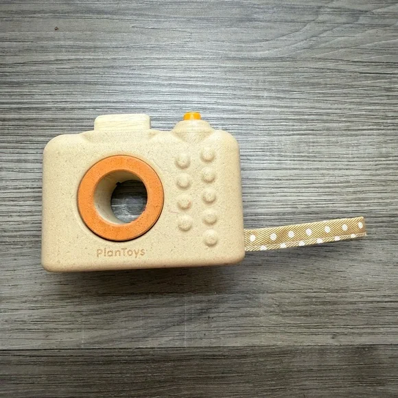 Plan Toys My First Camera - Picture 4 of 5